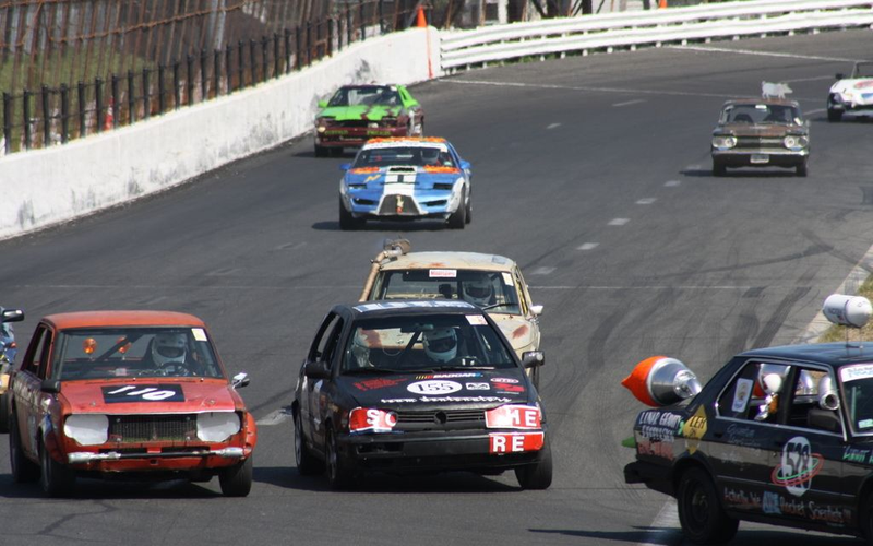 Illustration for article titled The 24 Hours Of LeMons New England 2009 Über Gallery, Part 5